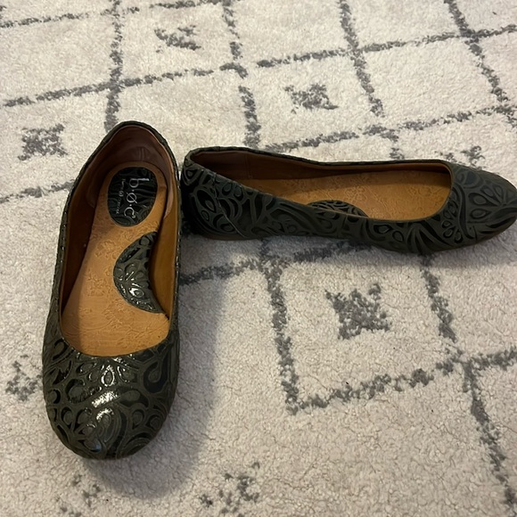 B.O.C. Leather flats, size 7 - Picture 1 of 7